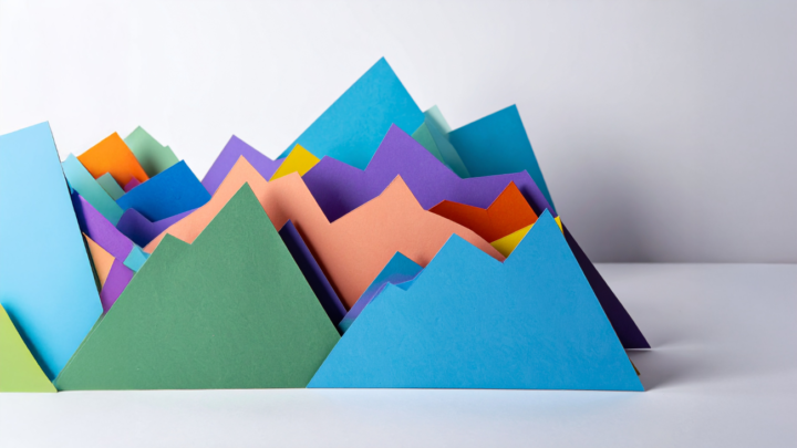 ekonomiska grafer i olika färger